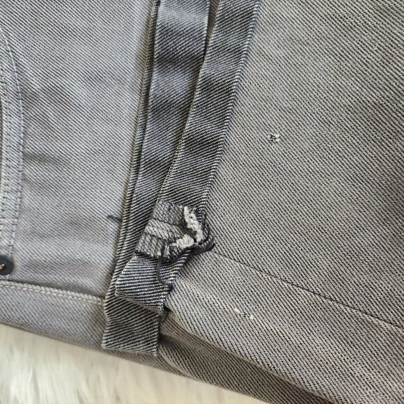 Levis 501 Shorts Mens 42 Cut Off Jean Denim Cotton Button‎ Fly Gray Distressed - Picture 16 of 16